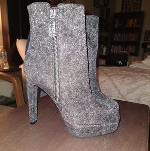 red bottom stilettos shoes